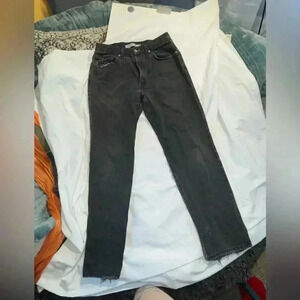 Distressed Black Levi’s Size W33 L32​
